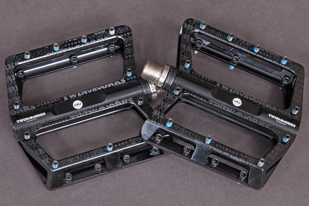 TwinWorks CNC Flat Pedal, black -  special offer only for bikes