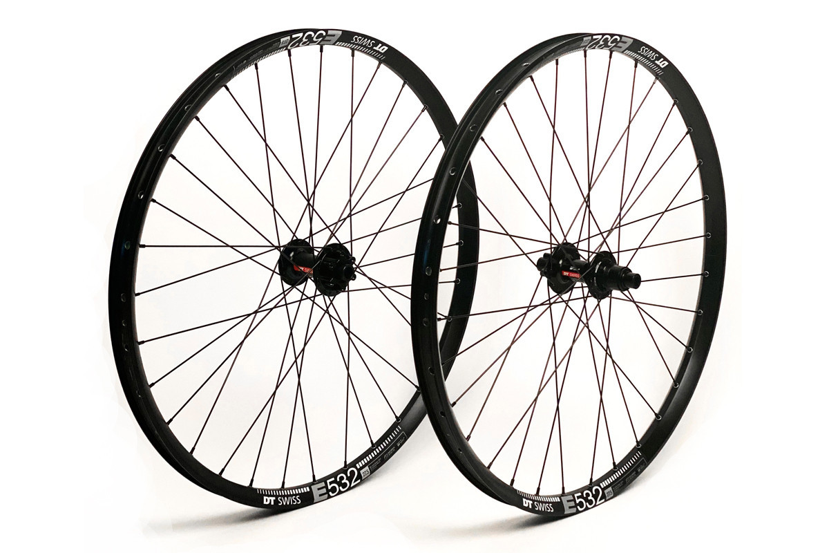 DT Swiss wheel set E532 / 370 27.5 w Maxxis tires