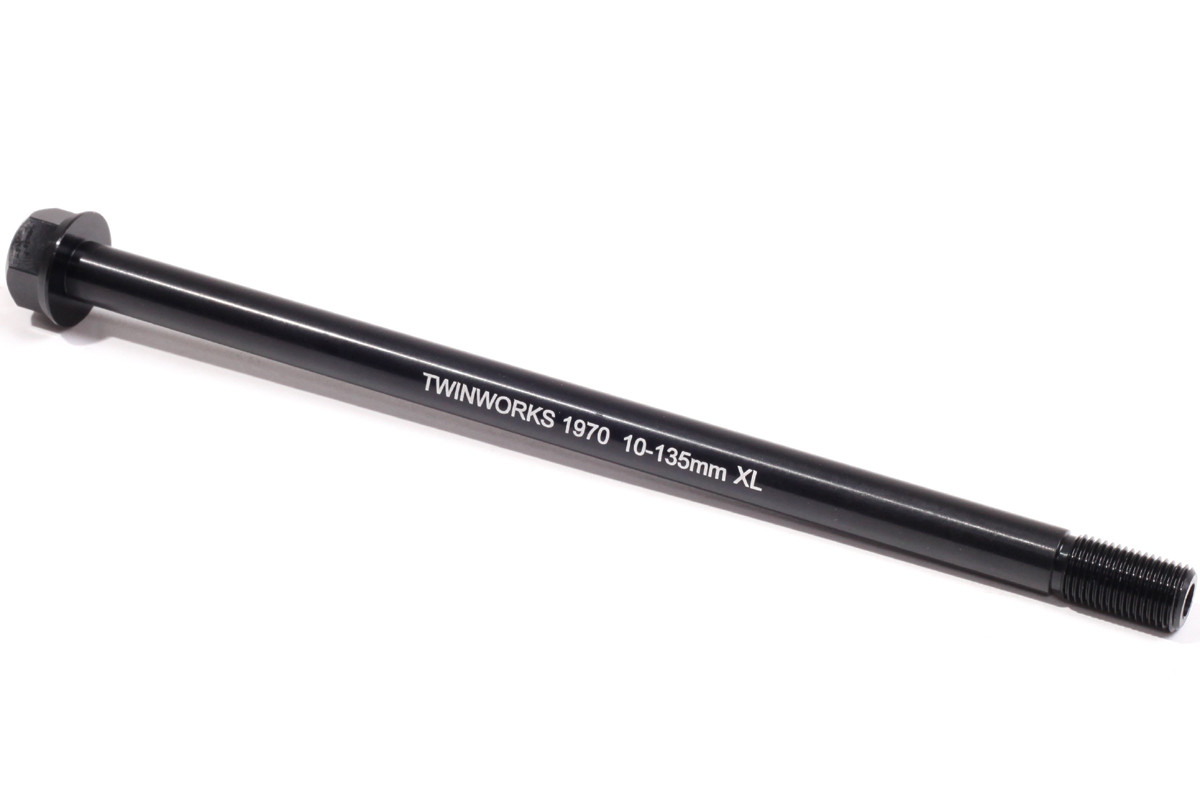 TwinWorks 1970 Aluminum axle 10*1.0x135mm